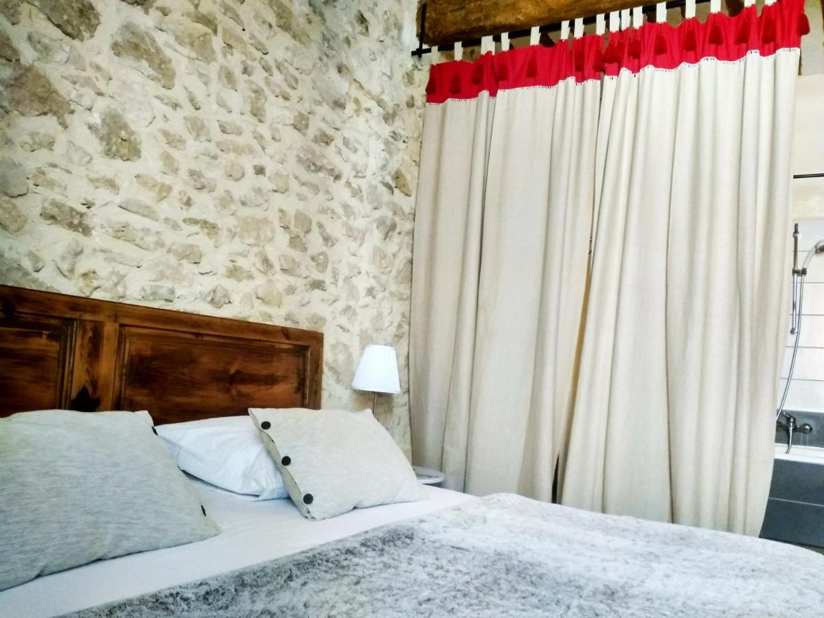 Chambre D'Hotes Face Au Lavoir Methamis Bagian luar foto