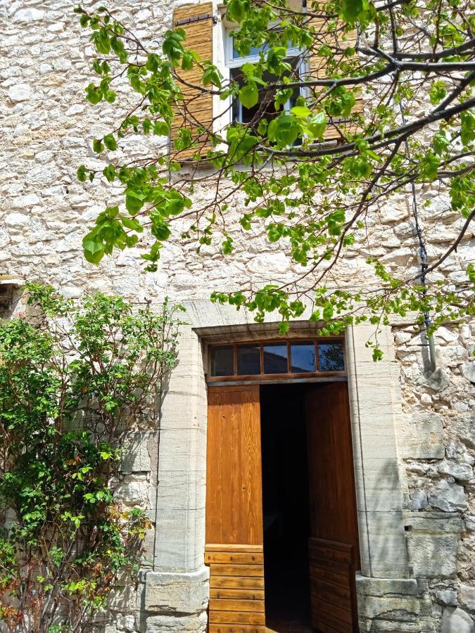 Chambre D'Hotes Face Au Lavoir Methamis Bagian luar foto