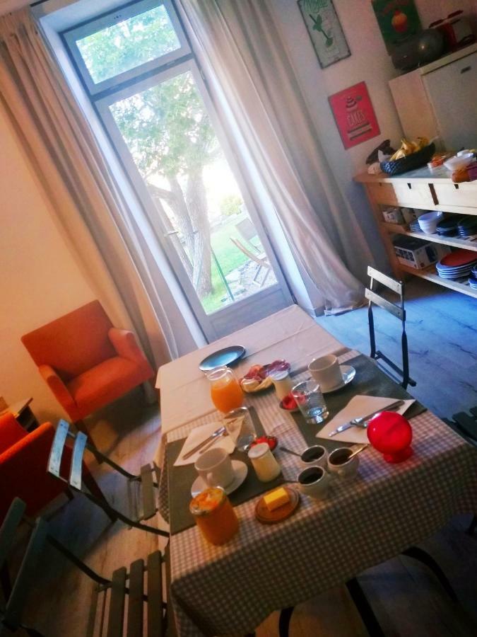 Chambre D'Hotes Face Au Lavoir Methamis Bagian luar foto
